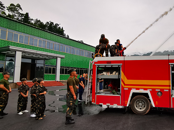 軍事夏令營(yíng)